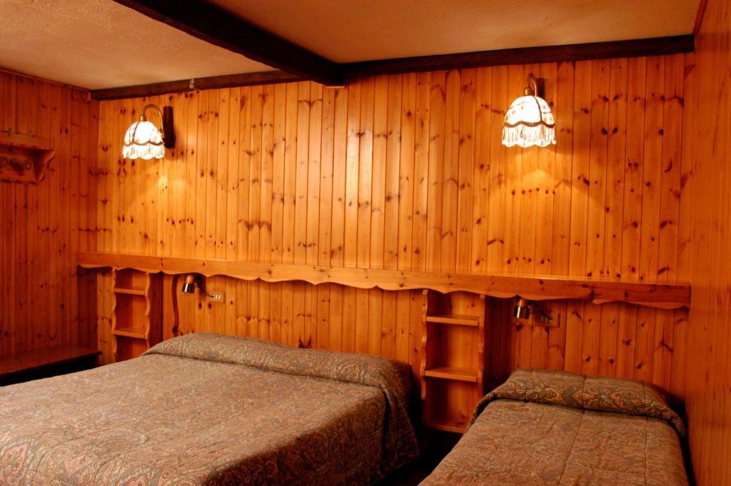קונייה Petit Hotel חדר תמונה