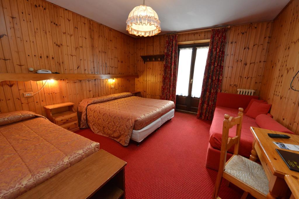 קונייה Petit Hotel מראה חיצוני תמונה